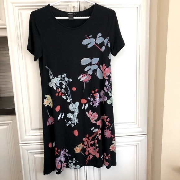 🥳HOST PICK🥳 Desigual women’s t-shirt dress - Picture 3 of 11
